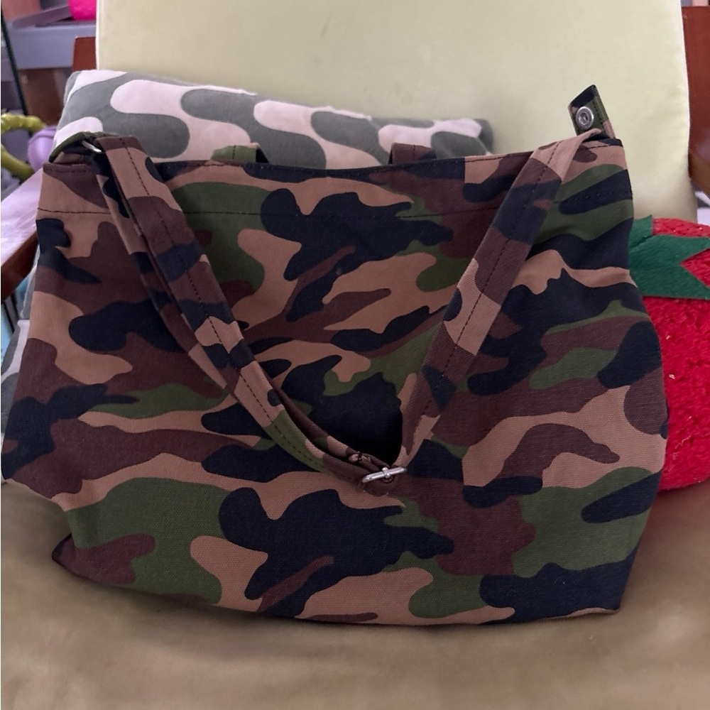 Deadstock Duck Baggu in camo